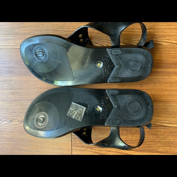 Michael Kors Sandals. Black size 6. - Picture 4 of 5